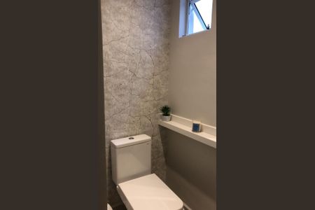 Casa de condomínio à venda com 85m², 3 quartos e 2 vagas Casa de condomínio à venda com 85m², 3 quartos e 2 vagasDetalhe banheiro