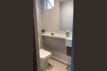 Casa de condomínio à venda com 85m², 3 quartos e 2 vagas Casa de condomínio à venda com 85m², 3 quartos e 2 vagasDetalhe banheiro