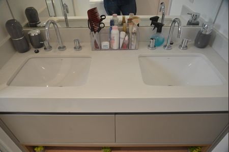 Apartamento à venda com 153m², 3 quartos e 3 vagasBanheiro da Suíte 2