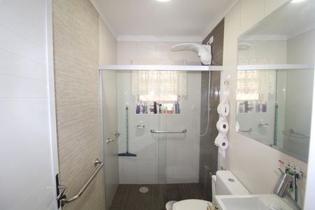 Casa à venda com 168m², 3 quartos e 2 vagasBanheiro 1