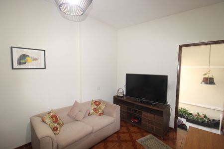 Casa à venda com 168m², 3 quartos e 2 vagasSala