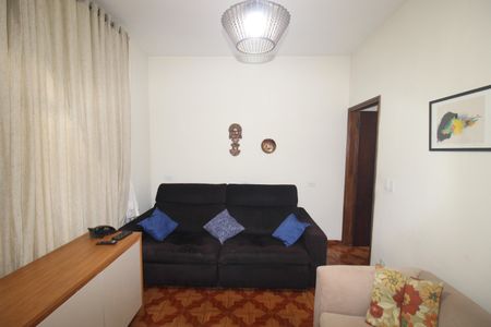 Casa à venda com 168m², 3 quartos e 2 vagasSala