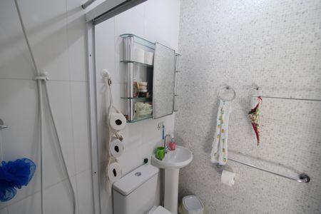 Casa à venda com 168m², 3 quartos e 2 vagasBanheiro 2