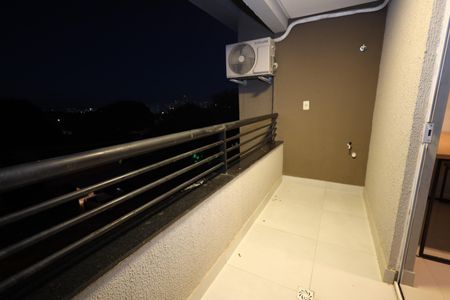 Apartamento para alugar com 68m², 2 quartos e 1 vagaSacada