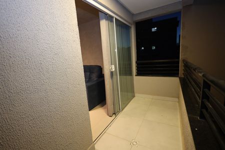Apartamento para alugar com 68m², 2 quartos e 1 vagaSacada