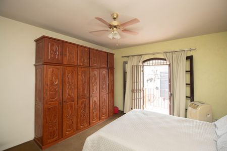 Casa à venda com 200m², 3 quartos e 2 vagasSuíte 1