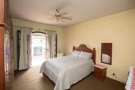 Casa à venda com 200m², 3 quartos e 2 vagasSuíte 1