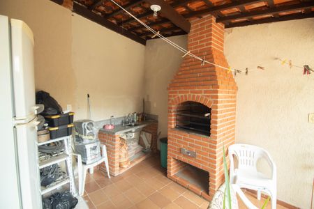 Casa à venda com 200m², 3 quartos e 2 vagasÁrea comum - Churrasqueira