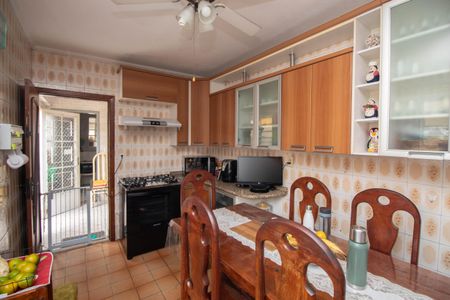 Casa à venda com 200m², 3 quartos e 2 vagasCozinha