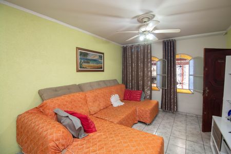 Casa à venda com 200m², 3 quartos e 2 vagasSala