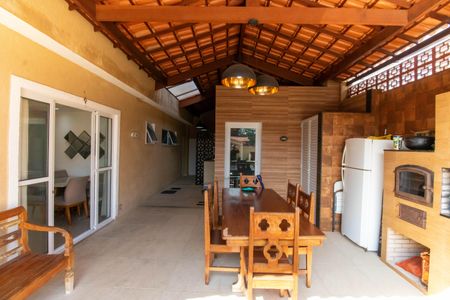 Casa à venda com 260m², 2 quartos e 2 vagasÁrea externa