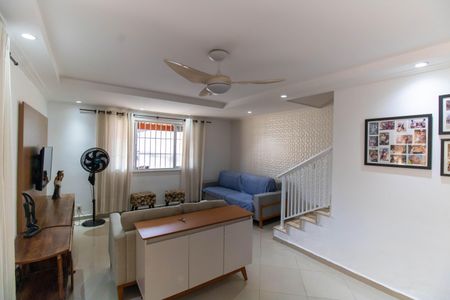 Casa à venda com 260m², 2 quartos e 2 vagasSala