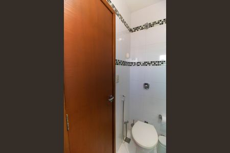 Casa à venda com 260m², 2 quartos e 2 vagasBanheiro da Suíte