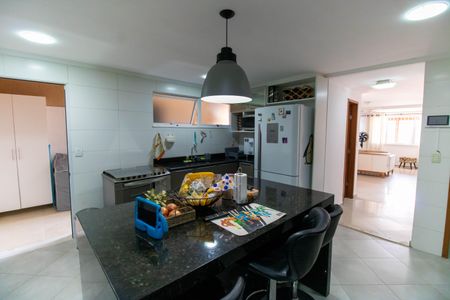 Casa à venda com 260m², 2 quartos e 2 vagasCozinha