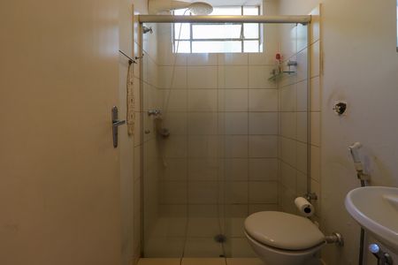 Casa para alugar com 303m², 4 quartos e 5 vagasBanheiro da Suíte 2