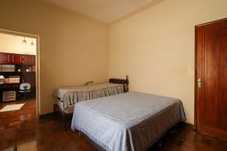 Casa para alugar com 303m², 4 quartos e 5 vagasSuíte 1