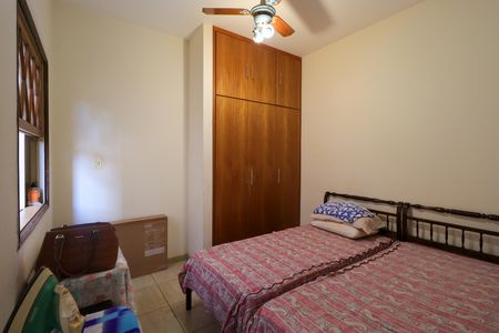 Casa para alugar com 303m², 4 quartos e 5 vagasSuíte 2