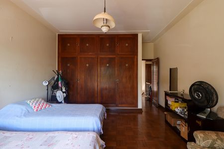 Casa para alugar com 303m², 4 quartos e 5 vagasQuarto 1