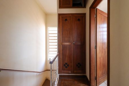 Casa para alugar com 303m², 4 quartos e 5 vagasRoupeiro