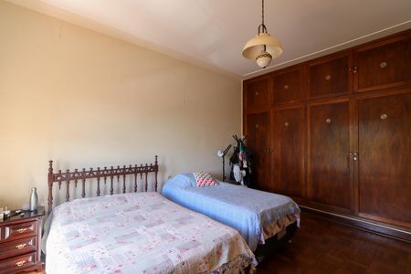 Casa para alugar com 303m², 4 quartos e 5 vagasQuarto 1