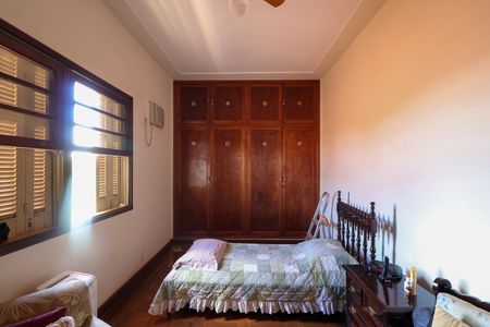 Casa para alugar com 303m², 4 quartos e 5 vagasQuarto 2