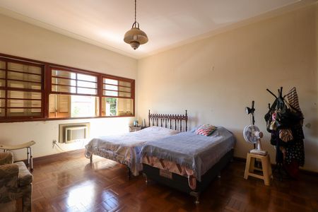 Casa para alugar com 303m², 4 quartos e 5 vagasQuarto 1