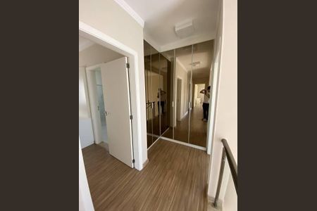 Casa de condomínio à venda com 280m², 4 quartos e 2 vagasCorredor