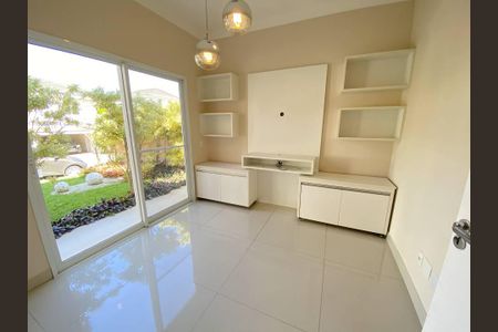 Casa de condomínio à venda com 280m², 4 quartos e 2 vagasQuarto