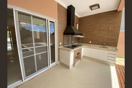 Casa de condomínio à venda com 280m², 4 quartos e 2 vagasChurrasqueira