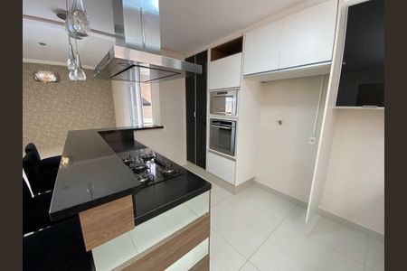 Casa de condomínio à venda com 280m², 4 quartos e 2 vagasCozinha
