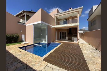 Casa de condomínio à venda com 280m², 4 quartos e 2 vagasPiscina