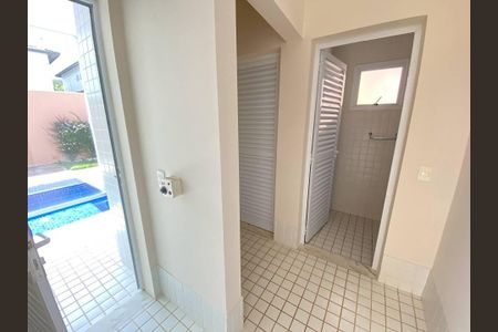 Casa de condomínio à venda com 280m², 4 quartos e 2 vagasBanheiro