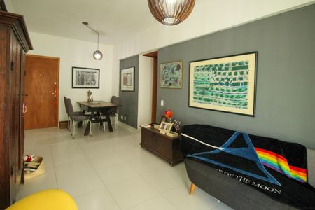 Apartamento à venda com 86m², 2 quartos e 1 vagaSala