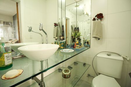 Apartamento à venda com 86m², 2 quartos e 1 vagaBanheiro Social