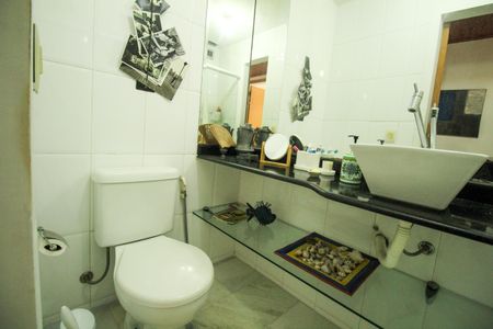 Apartamento à venda com 86m², 2 quartos e 1 vagaBanheiro Social