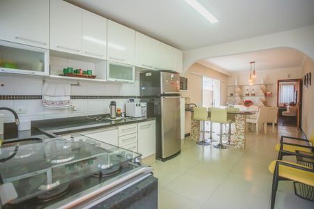 Casa à venda com 250m², 3 quartos e 4 vagasCozinha