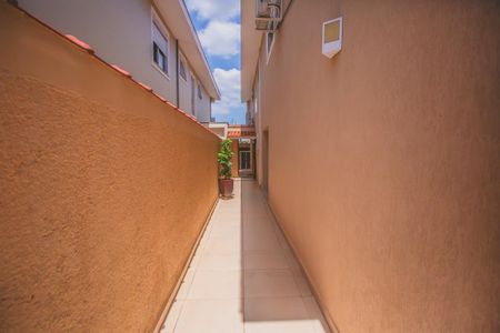 Casa à venda com 250m², 3 quartos e 4 vagasCorredor Lateral