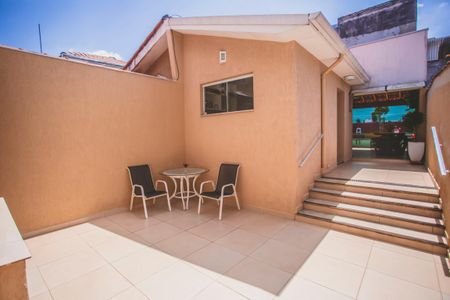 Casa à venda com 250m², 3 quartos e 4 vagasQuintal