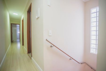 Casa à venda com 250m², 3 quartos e 4 vagasCorredor - Quartos