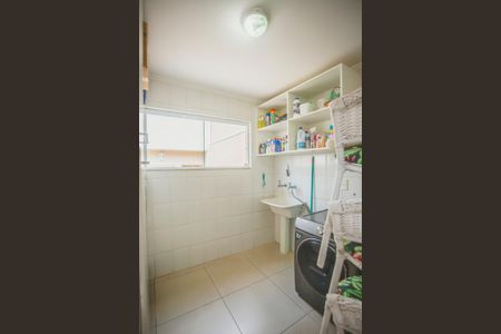 Casa à venda com 250m², 3 quartos e 4 vagasÁrea de Serviço