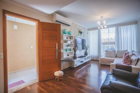 Casa à venda com 250m², 3 quartos e 4 vagasSala de Estar