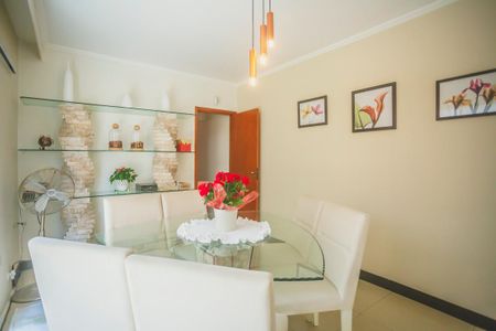 Casa à venda com 250m², 3 quartos e 4 vagasCopa