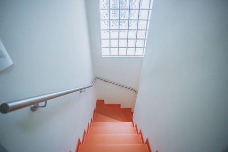 Casa à venda com 250m², 3 quartos e 4 vagasEscadas