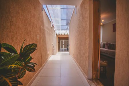 Casa à venda com 250m², 3 quartos e 4 vagasHall