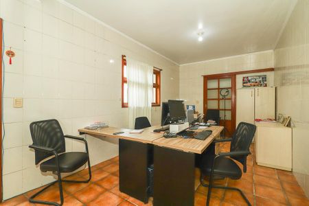 Casa à venda com 271m², 3 quartos e 2 vagasEscritório