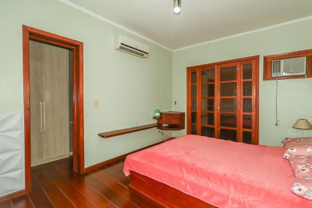 Casa à venda com 271m², 3 quartos e 2 vagasQuarto Suíte