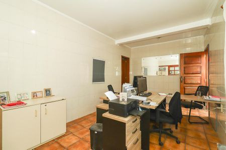 Casa à venda com 271m², 3 quartos e 2 vagasEscritório