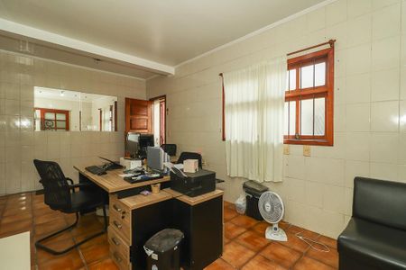 Casa à venda com 271m², 3 quartos e 2 vagasEscritório