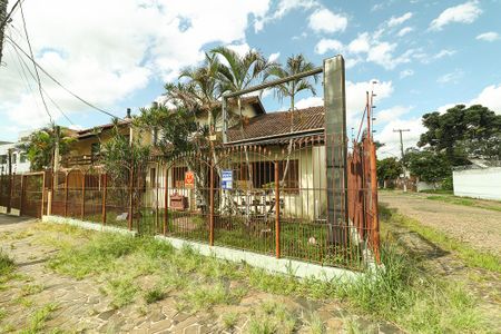 Casa à venda com 271m², 3 quartos e 2 vagasFachada