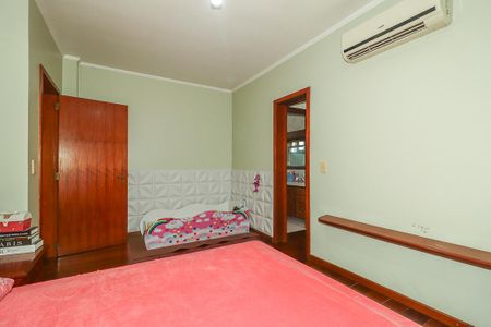 Casa à venda com 271m², 3 quartos e 2 vagasQuarto Suíte